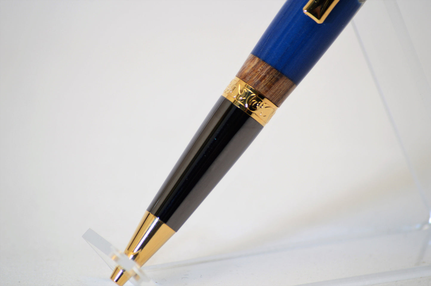 Handcrafted Pen Made With A Swatch From A Mickey Mantle Game Used Jersey And Wood From A Yankee Stadium Seat