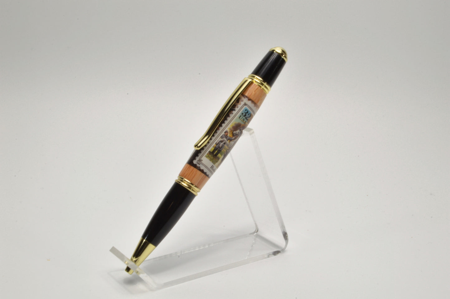 Handcrafted Gettysburg Twist Pen Made With a General Lee U.S. Stamp and Witness Wood in Gold and Black Chrome Finish