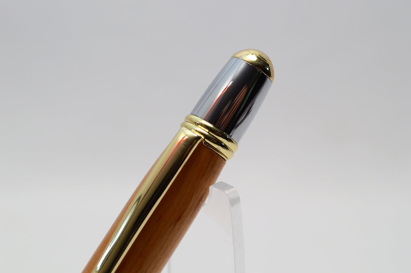 Handcrafted Great Chicago Fire Twist Pen in Gold Titanium and Chrome