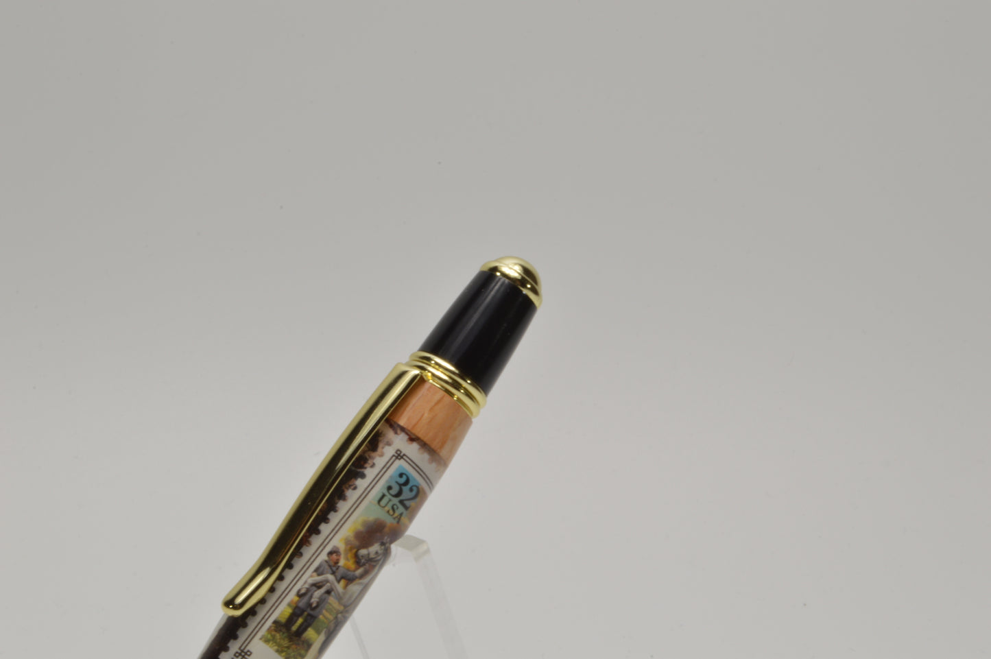 Handcrafted Gettysburg Twist Pen Made With a General Lee U.S. Stamp and Witness Wood in Gold and Black Chrome Finish