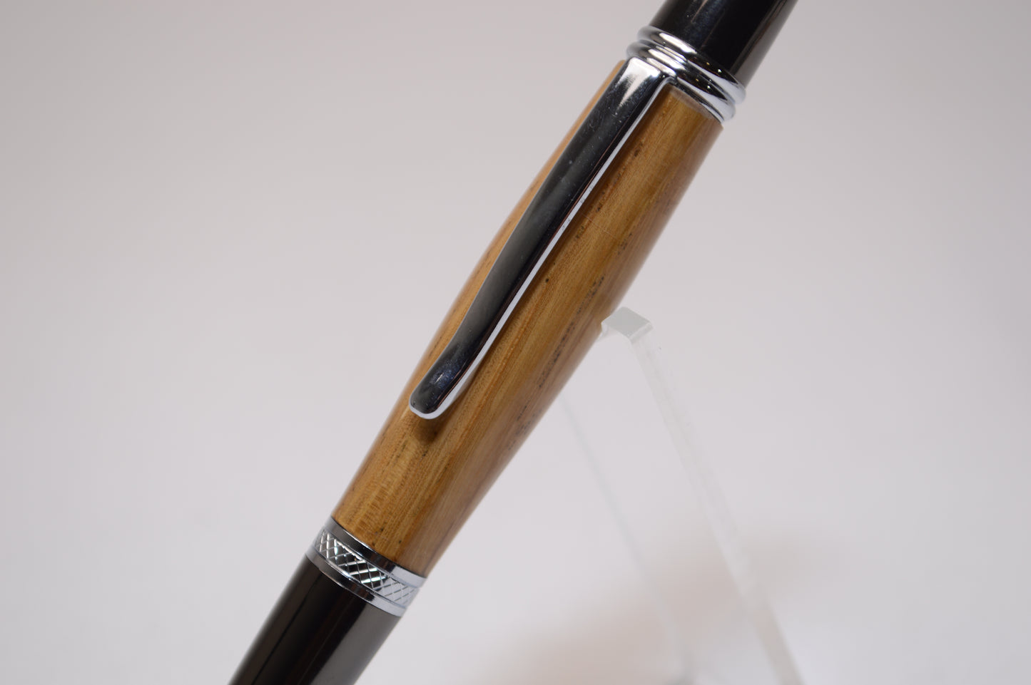 Whiskey Barrel Twist Pen in Gun Metal and Chrome Finish