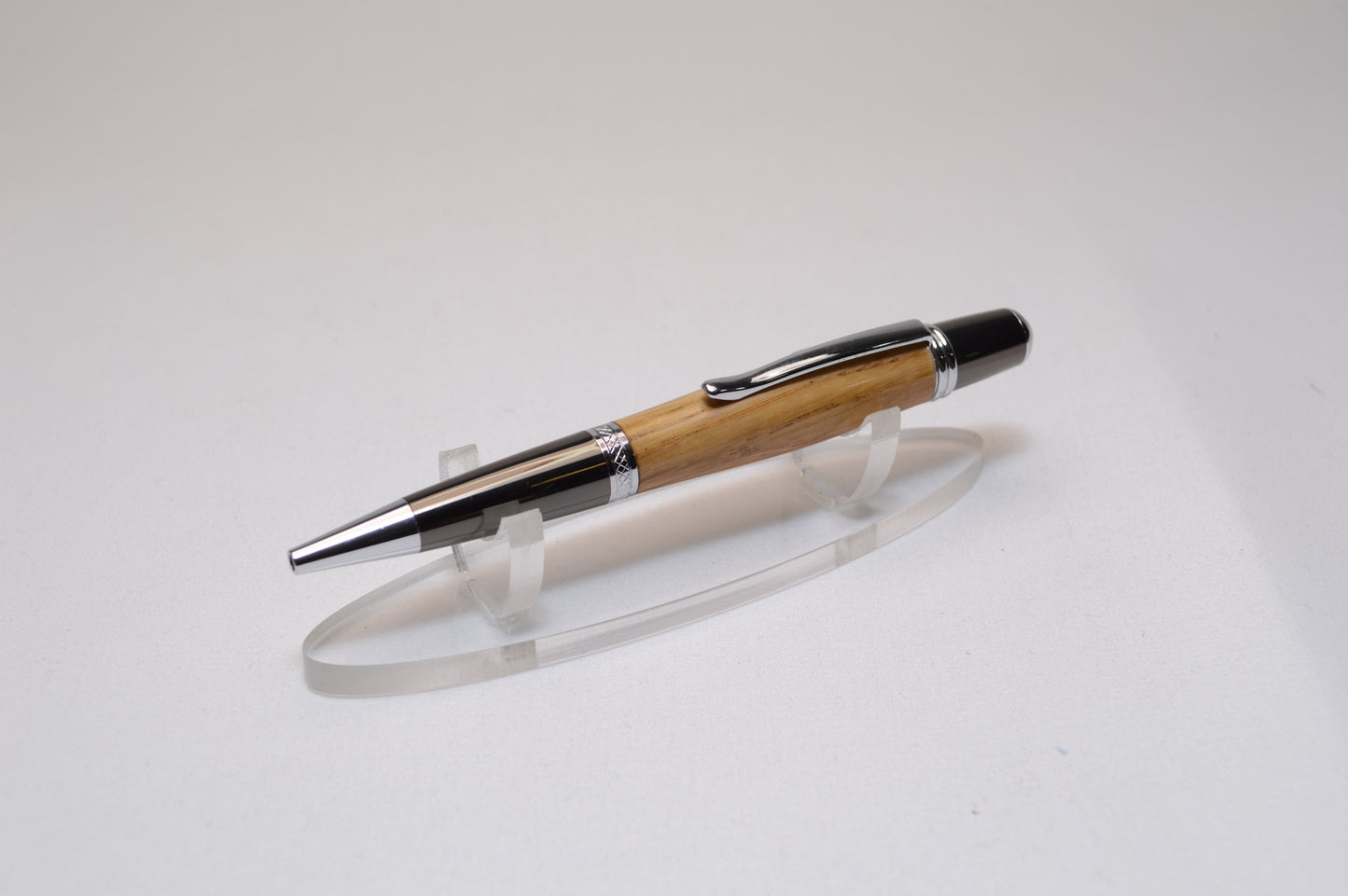 Whiskey Barrel Twist Pen in Gun Metal and Chrome Finish