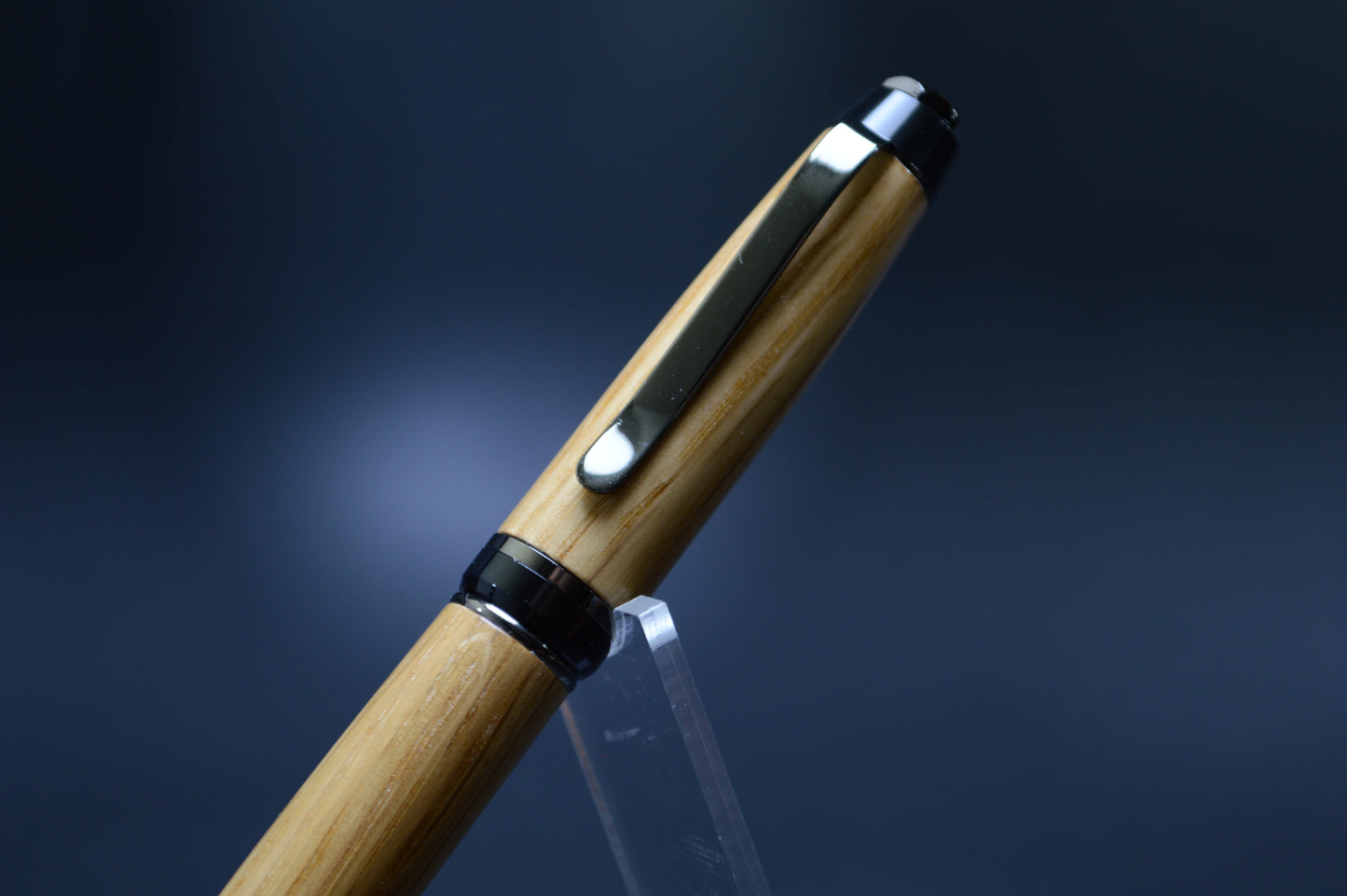 Whiskey Barrel Cigar Style Twist Pen with Gunmetal Finish and Black Trim