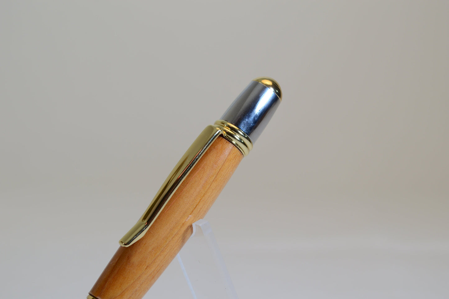 Handcrafted Elegant Twist Pen Made with Wood From the House at the Site of Franklins Birthplace.
